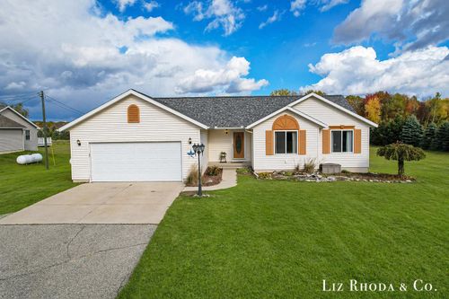 11099 18 Mile Rd Ne, Cedar Springs, MI, 49319-9797 | Card Image