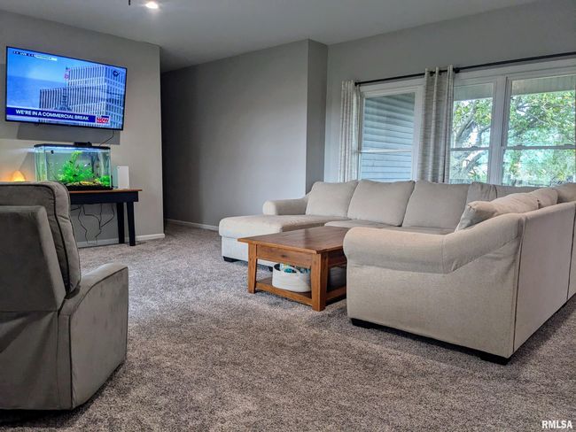 17359 Log Cabin Rd, House other with 4 bedrooms, 3 bathrooms and null parking in Ewing IL | Image 6