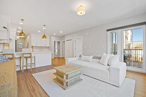 102-99 Foundry Pl, Portsmouth, NH, 03801 | Card Image