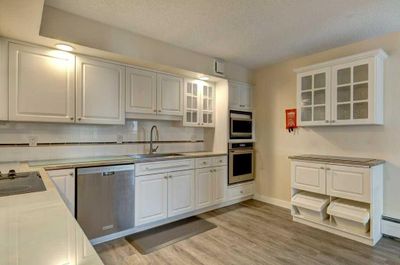 2201 - 1100 8 Ave Sw, Condo with 2 bedrooms, 2 bathrooms and 2 parking in Calgary AB | Image 3