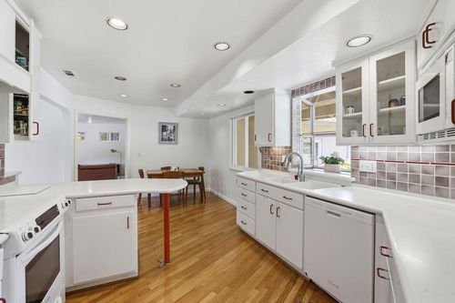 800 Piedmont Drive, Sacramento, CA, 95822 | Card Image
