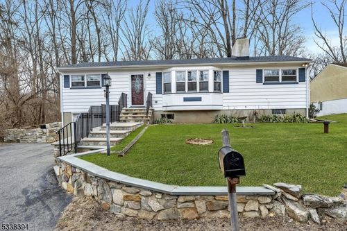 12 Spruce Dr, Green Twp, NJ, 07821-2236 | Card Image