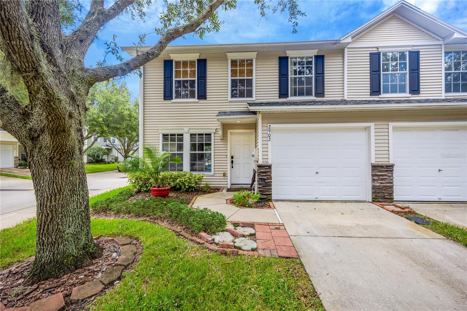 Bear Oak Dr, Valrico, FL 33594
