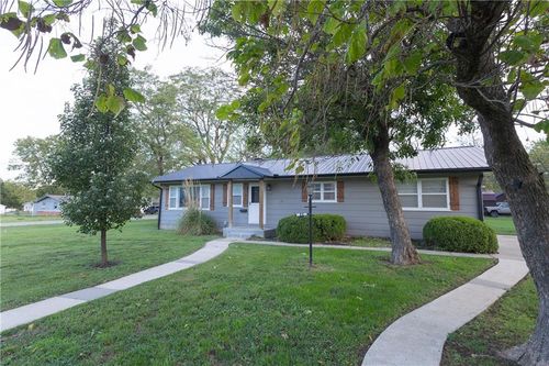 401 N 4th Street, Humboldt, KS, 66748 | Card Image