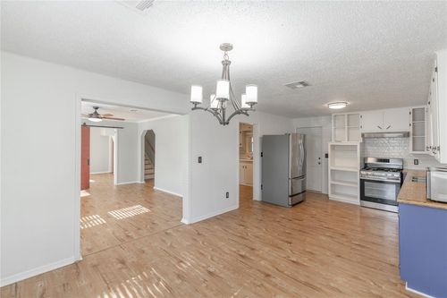 8401 Ne 28th St, Spencer, OK, 73084-3619 | Card Image