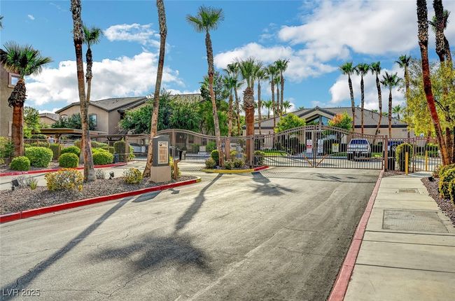 2014 - 8985 S Durango Dr, Condo with 3 bedrooms, 2 bathrooms and null parking in Las Vegas NV | Image 41