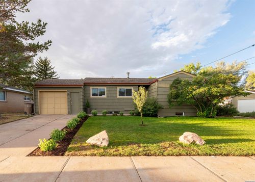 2106 Thornburgh Dr, Laramie, WY, 82070-4806 | Card Image