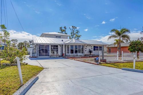 2075 Pennsylvania Ave, ENGLEWOOD, FL, 34224-5644 | Card Image