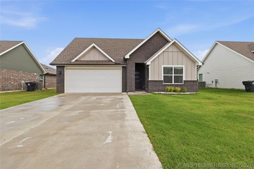10121 E 132nd St S, Bixby, OK, 74008-4792 | Card Image
