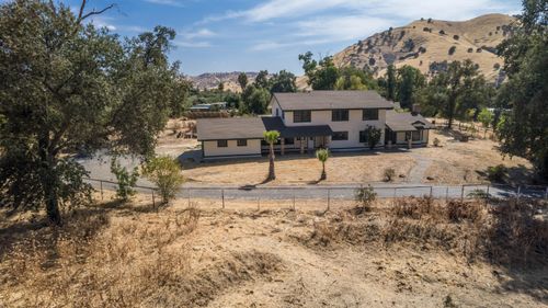 32100 Success Valley Dr, Porterville, CA, 93257-9641 | Card Image