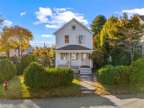 9 Hillside Ave, Glen Head, NY, 11545-1914 | Card Image