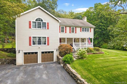 40 Smokey Hollow Ct, Carmel, NY, 10512-4415 | Card Image