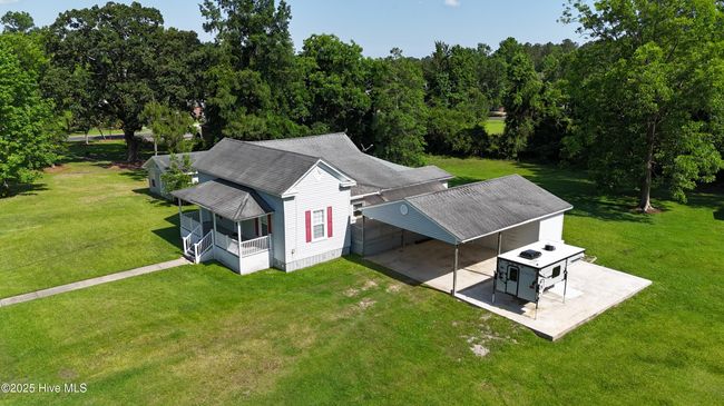 305 E Oak St, House other with 3 bedrooms, 2 bathrooms and null parking in Lake Waccamaw NC | Image 24