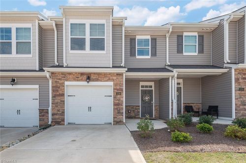 1236 Evelynnview Ln, Kernersville, NC, 27284-6737 | Card Image