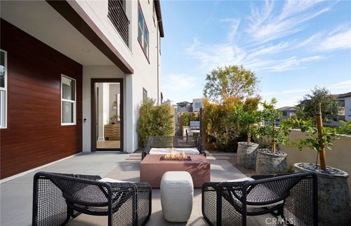 756 Gadwall, Irvine, CA, 92618-5973 | Card Image