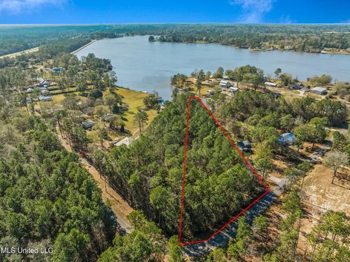  Lakeside Drive, Carriere, MS, 39426 | Card Image