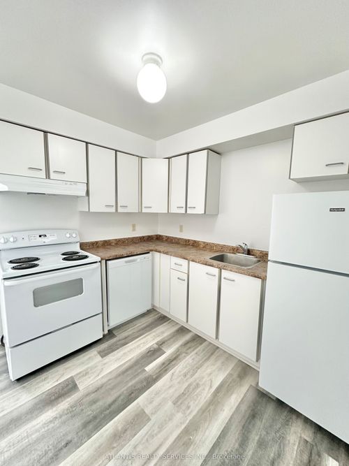 314-130 Bell Farm Rd, Barrie, ON, L4M6J4 | Card Image