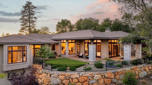 2073 Long View Dr, Meadow Vista, CA, 95722-9365 | Card Image