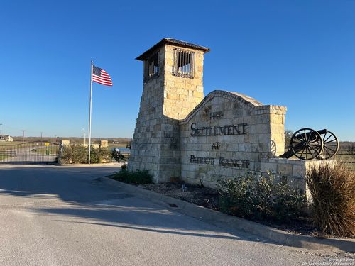 445 Powder Rdg, Luling, TX, 78648-4124 | Card Image