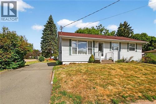 175 Rue Thibodeau, Dieppe, NB, E1A1V7 | Card Image