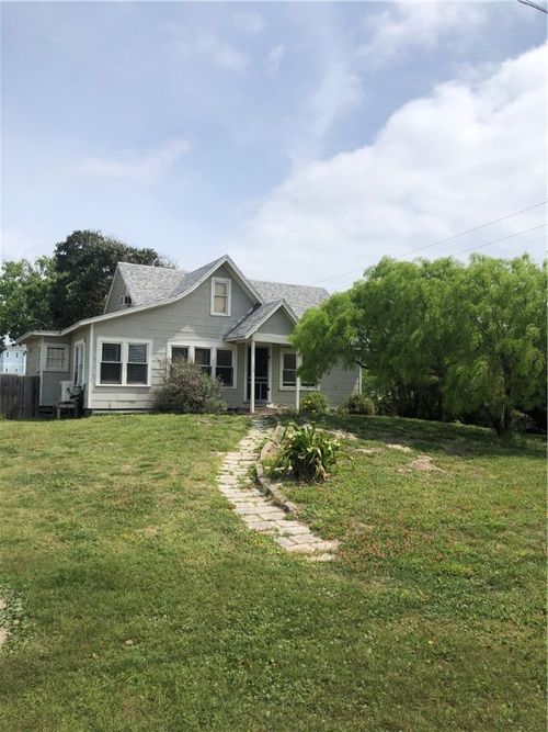 325 E Oaks Ave, Port Aransas, TX, 78373-5149 | Card Image