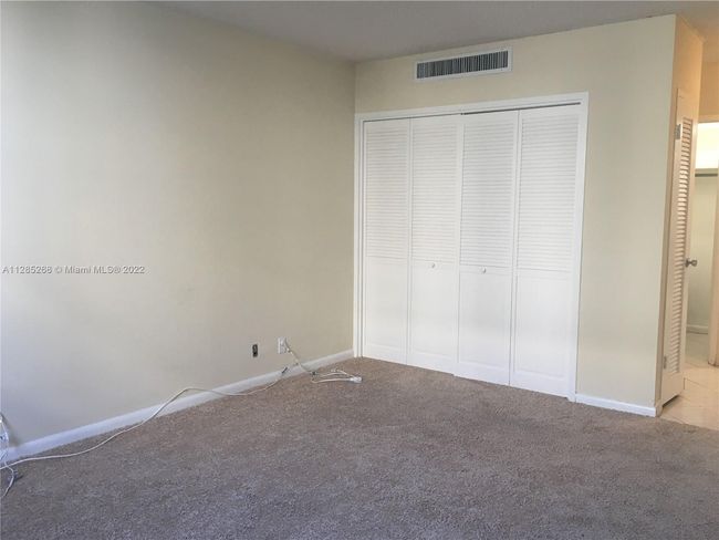 APT-305 - 9225 Collins Ave, Condo with 1 bedrooms, 2 bathrooms and null parking in Surfside FL | Image 6