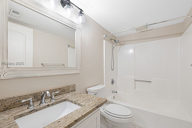 APT-311 - 100 Helmsman Way, Condo with 2 bedrooms, 2 bathrooms and null parking in Hilton Head Island SC | Image 17