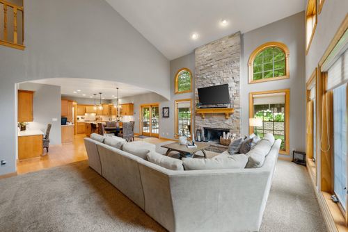 1479955 Emerald Ln, Germantown, WI, 53022-6618 | Card Image