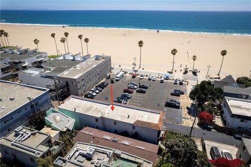 18 Sunset Ave, Venice, CA, 90291-2542 | Card Image
