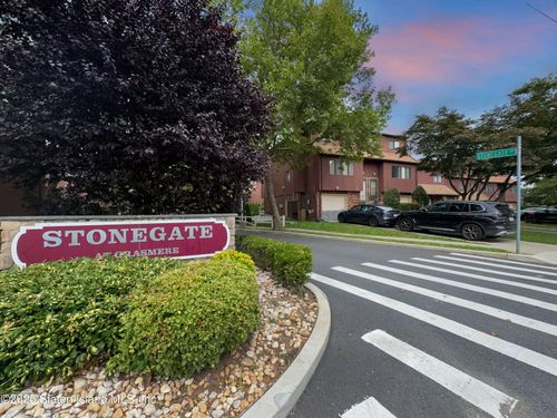 31 Alan Loop, Staten Island, NY, 10304-4434 | Card Image