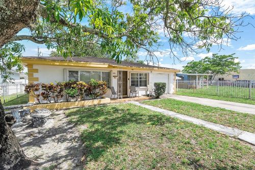 2390 Service Rd, Opa-Locka, FL, 33054-3756 | Card Image