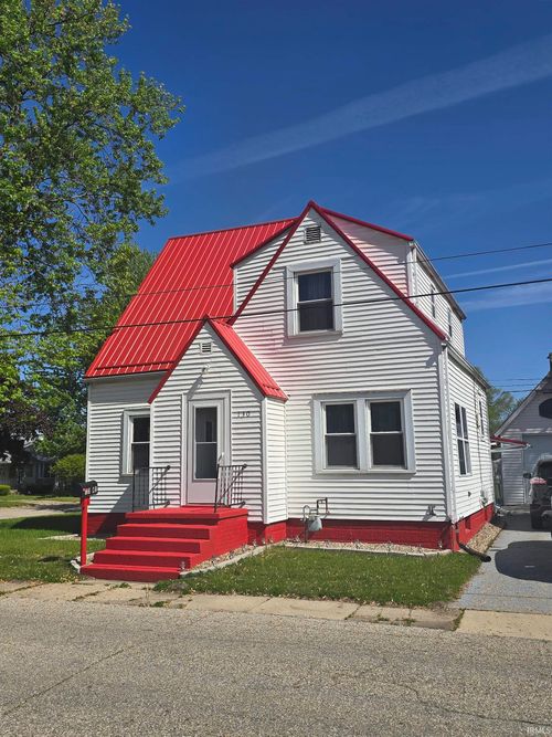 130 W 2nd St, Rochester, IN, 46975-1003 | Card Image