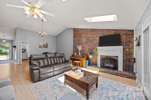 apt-501-1300 Larchmont Pl, Salisbury, NC, 28144-2217 | Card Image