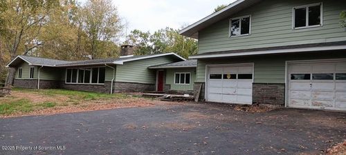 9 Doran Dr, Tunkhannock, PA, 18657-6811 | Card Image