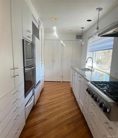 3 Artesian Way, Saint James, NY, 11780-4112 | Card Image