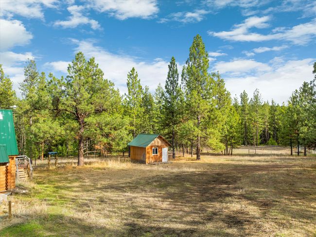 2nd small cabin or storage shed next to guest cabin | Image 37