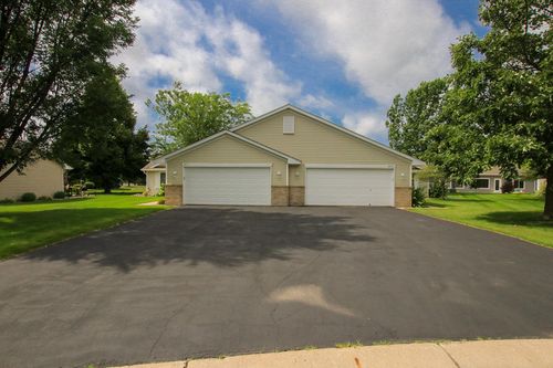 820 Greensview Ct Nw, Hutchinson, MN, 55350-4387 | Card Image