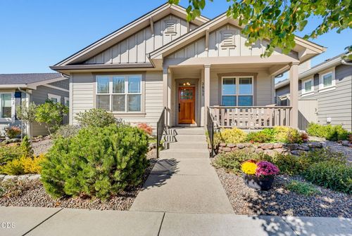 3851 Sunleaf Ave, Medford, OR, 97504-9177 | Card Image