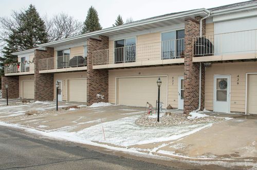 10-427 8th Ave Sw, Waverly, IA, 50677-3709 | Card Image