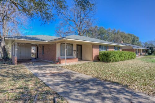 2407 Douglas Dr, Bossier City, LA, 71111-3447 | Card Image