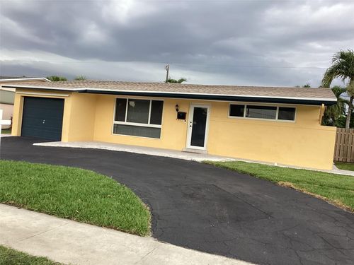 8571 Nw 26th St, Sunrise, FL, 33322-2911 | Card Image