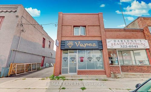 17 Queen St W, Elmvale, ON, L0L1P0 | Card Image