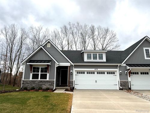33-1079 Camellia Cir, Howell, MI, 48843-9256 | Card Image