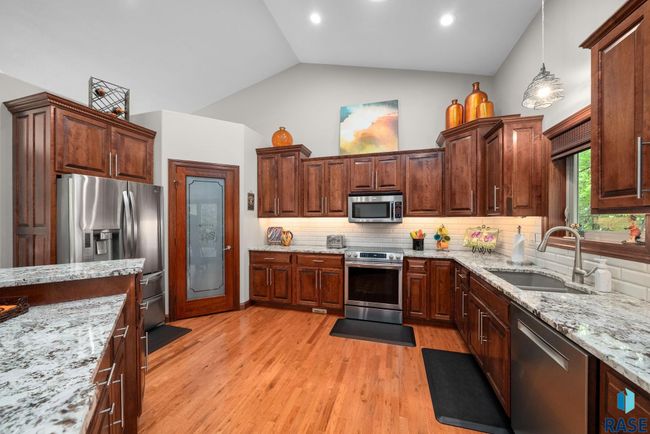4400 E Aster Cir, House other with 5 bedrooms, 4 bathrooms and null parking in Sioux Falls SD | Image 7