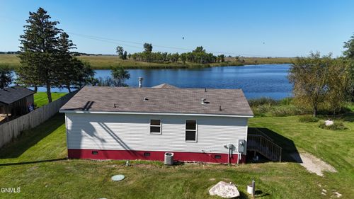 138 E Lake Dr, Ellendale, ND, 58436-9609 | Card Image