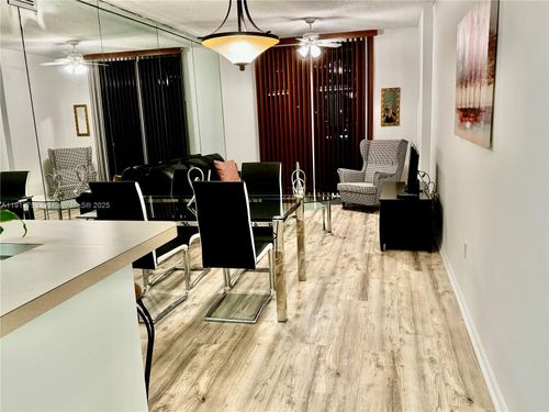 apt-1812-185 Se 14th Ter, Miami, FL, 33131-3419 | Card Image