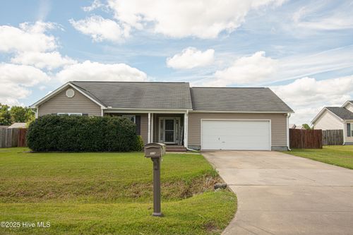 315 Haywood Dr, Richlands, NC, 28574-5370 | Card Image