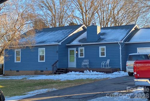 72 Pleasant Gardens Dr, Taylorsville, NC, 28681-3845 | Card Image