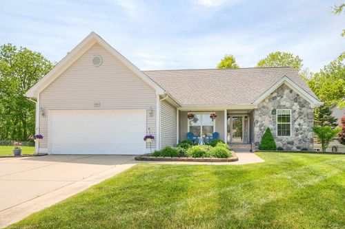 4211 Maplewood Meadows Ave, Grand Blanc, MI, 48439-3511 | Card Image