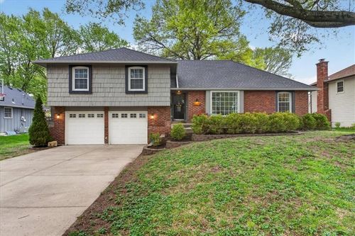 11401 W 72nd Ter, Shawnee, KS, 66203-4319 | Card Image